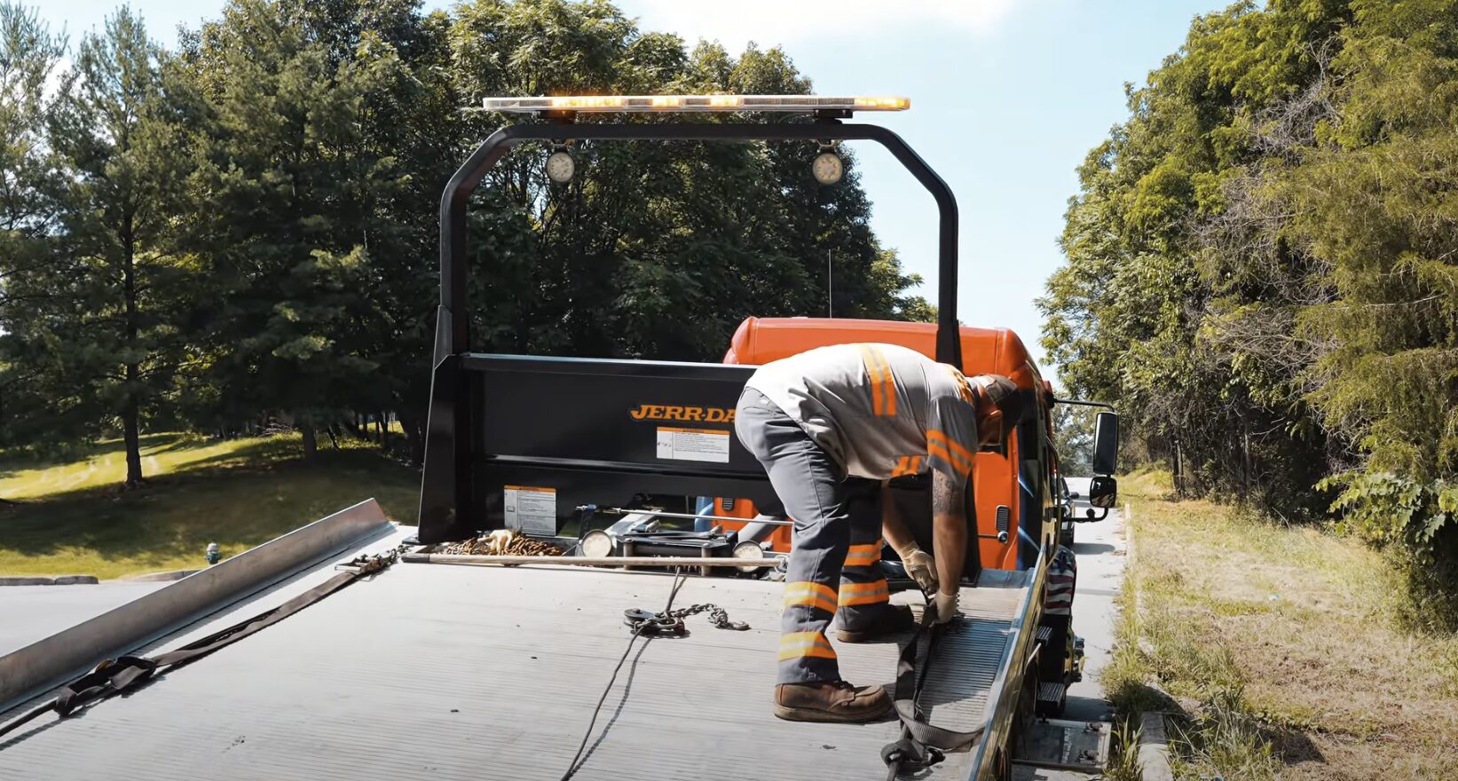 24/7 Emergency Towing - Professional towing service in Woonsocket, RI